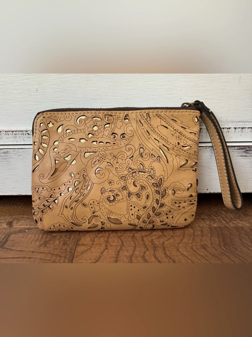 Patricia Nash Cassini Wristlet Wheat Leather‎ Laser Cut Metallic